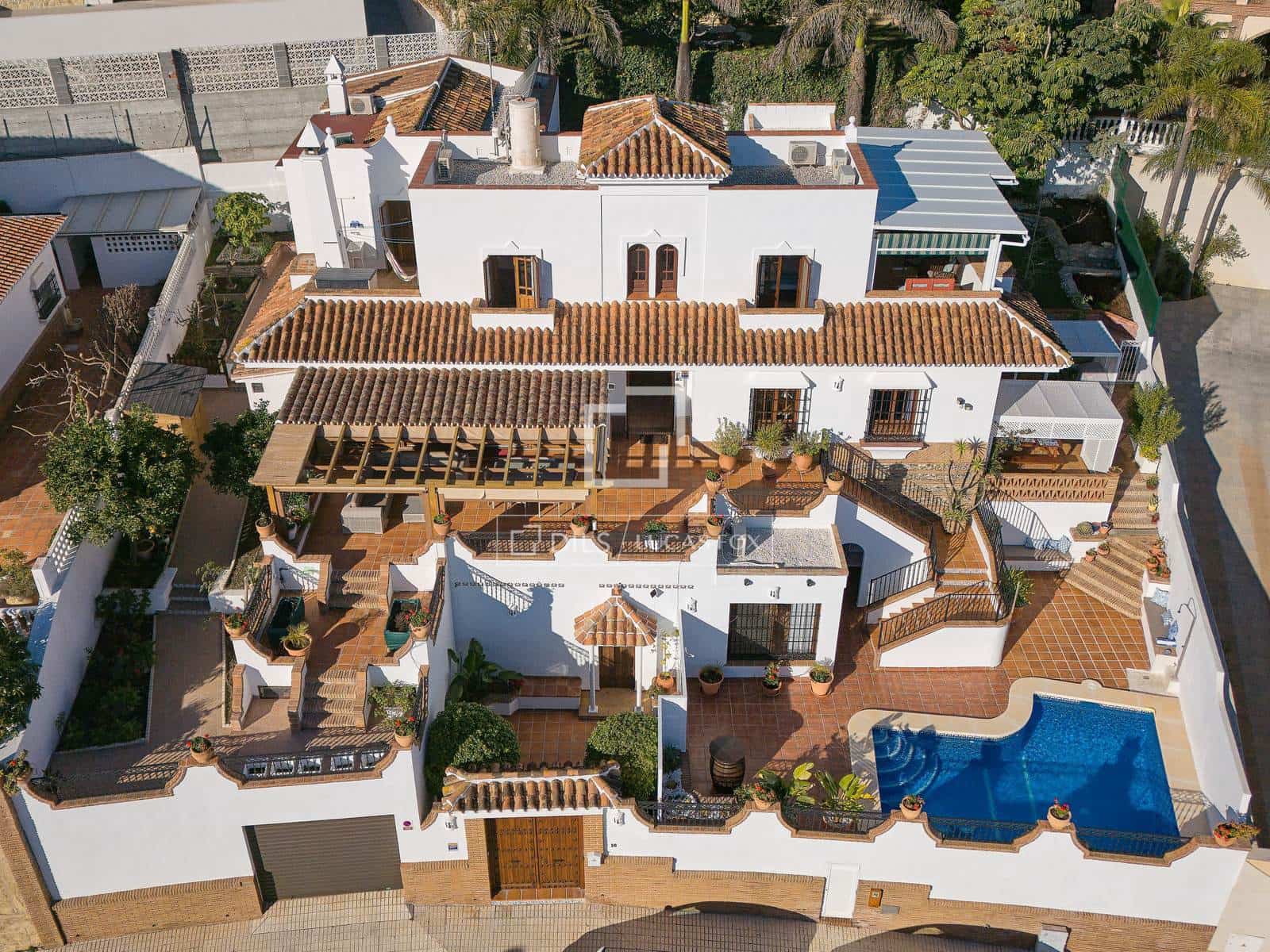 9 chambre Villa/Maison à vendre à Torre del Mar avec piscine garage - 1 495 000 € (Ref: 9548927)