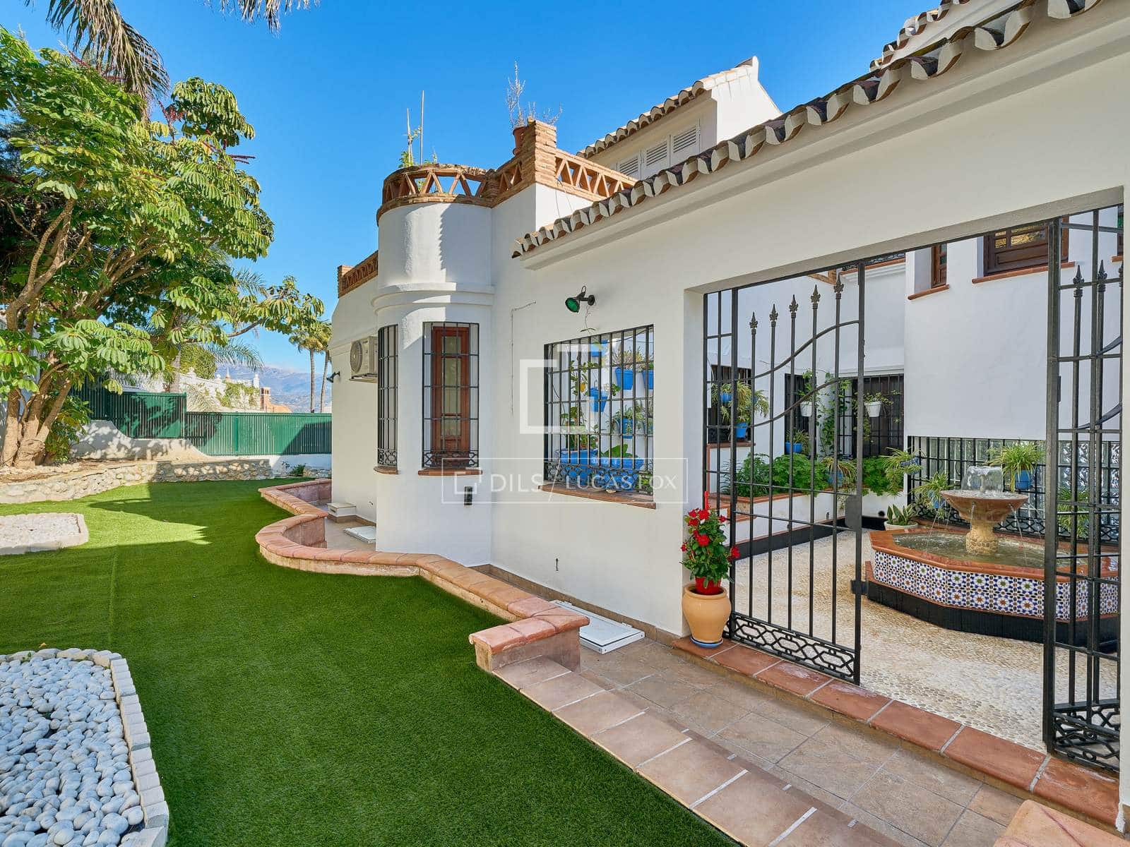 9 chambre Villa/Maison à vendre à Torre del Mar avec piscine garage - 1 495 000 € (Ref: 9548927)