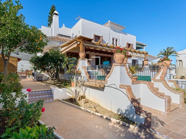 9 chambre Villa/Maison à vendre à Torre del Mar, Vélez-Málaga avec piscine garage - 1 495 000 € (Ref: 9548927)