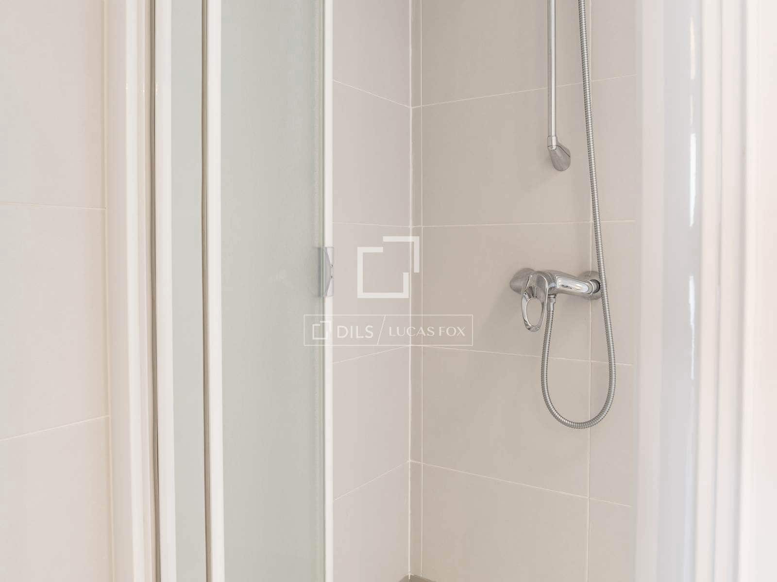 1 soveværelse Lejlighed til leje i Madrid by med garage - € 1.400 (Ref: 9549888)