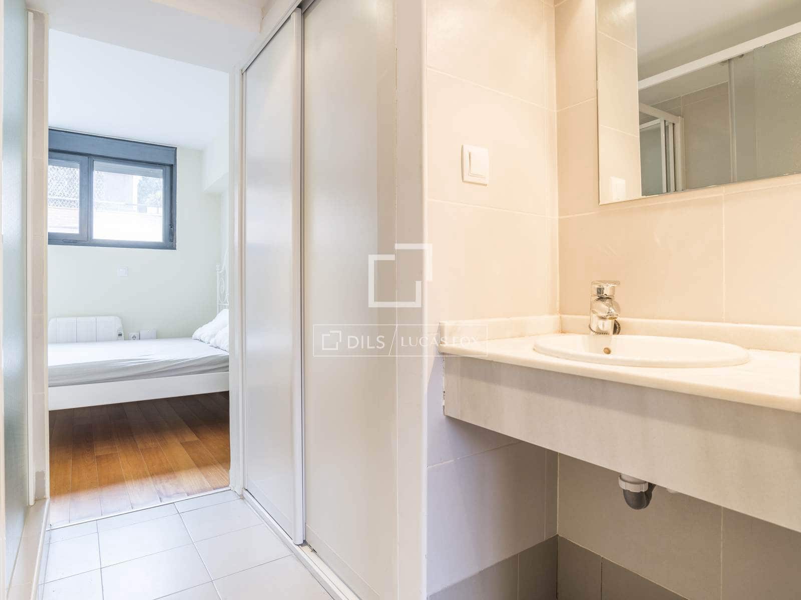 1 soveværelse Lejlighed til leje i Madrid by med garage - € 1.400 (Ref: 9549888)