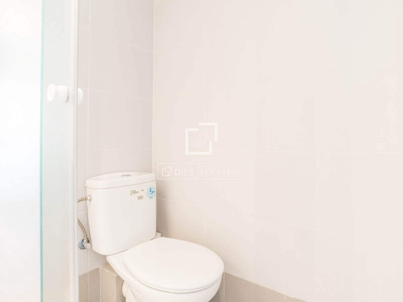 1 soveværelse Lejlighed til leje i Madrid by med garage - € 1.400 (Ref: 9549888)