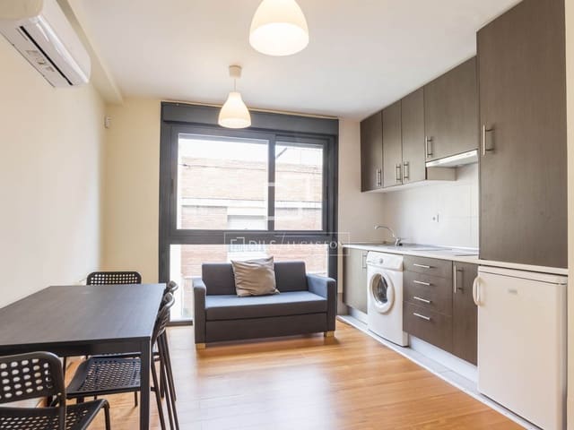 1 soveværelse Lejlighed til leje i Berruguete, Madrid by med garage - € 1.400 (Ref: 9549888)