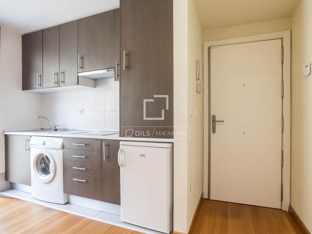1 soveværelse Lejlighed til leje i Berruguete, Madrid by med garage - € 1.400 (Ref: 9549888)