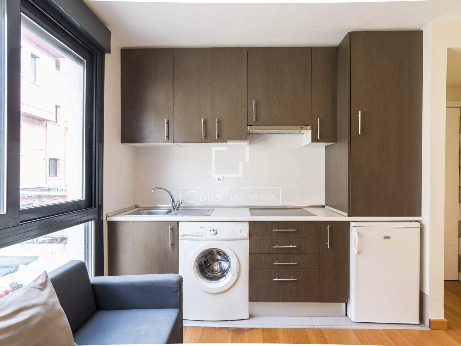 1 soveværelse Lejlighed til leje i Madrid by med garage - € 1.400 (Ref: 9549888)