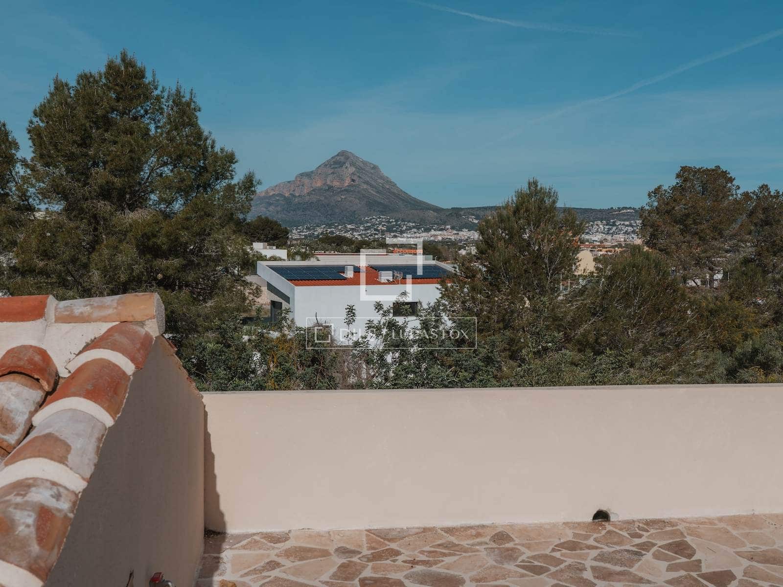 5 bedroom Villa for sale in Javea / Xabia with pool garage - € 2,225,000 (Ref: 9550058)