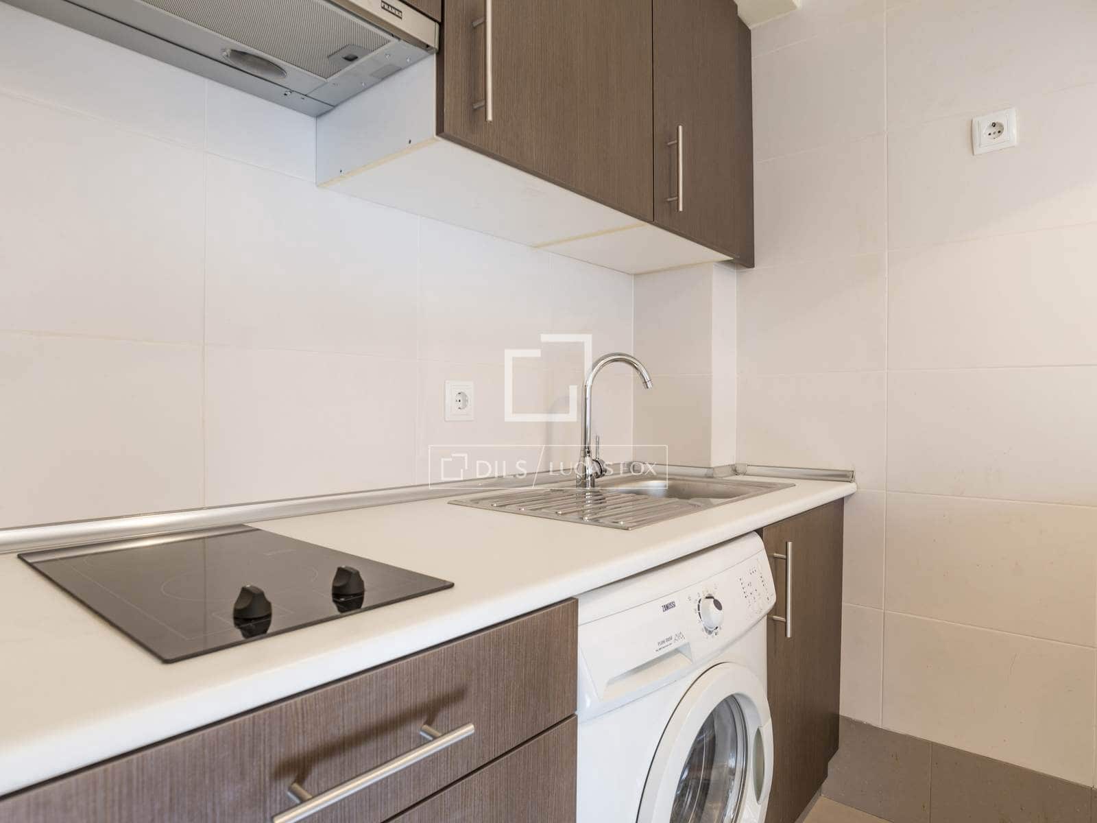 1 soveværelse Lejlighed til leje i Madrid by med garage - € 1.400 (Ref: 9550059)