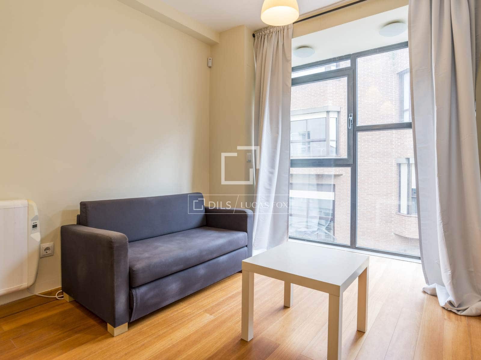 1 soveværelse Lejlighed til leje i Madrid by med garage - € 1.400 (Ref: 9550059)