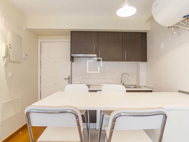 1 soveværelse Lejlighed til leje i Berruguete, Madrid by med garage - € 1.400 (Ref: 9550059)