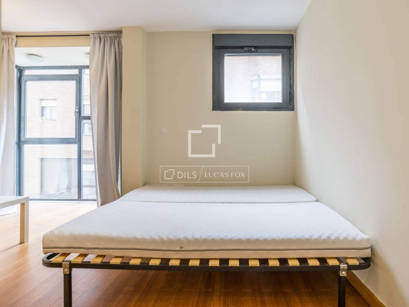 1 soveværelse Lejlighed til leje i Madrid by med garage - € 1.400 (Ref: 9550059)