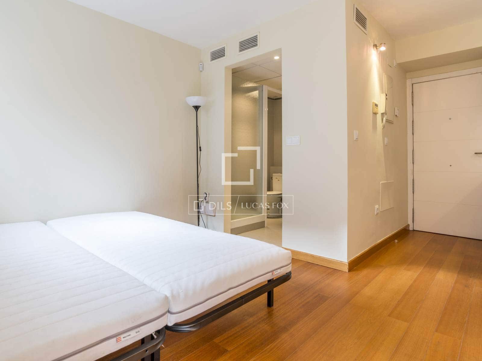 1 soveværelse Lejlighed til leje i Madrid by med garage - € 1.400 (Ref: 9550059)