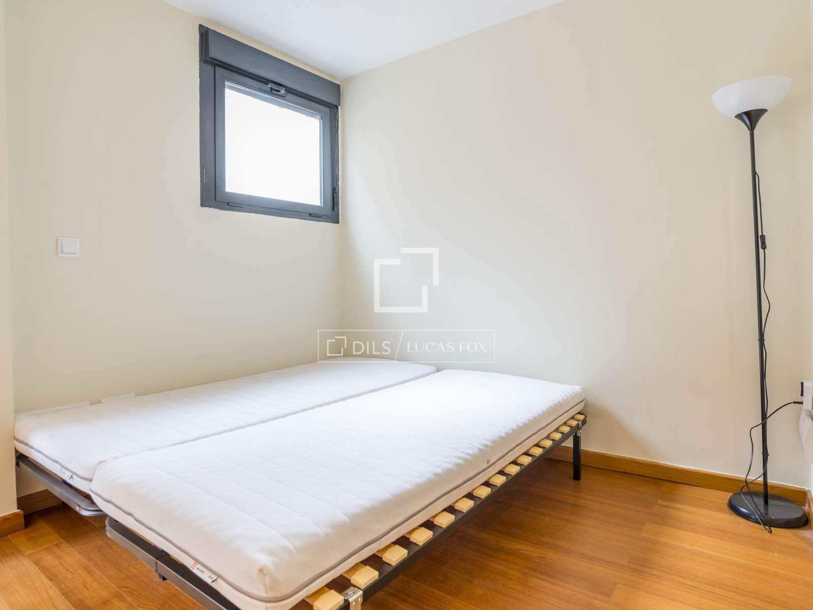 1 soveværelse Lejlighed til leje i Madrid by med garage - € 1.400 (Ref: 9550059)