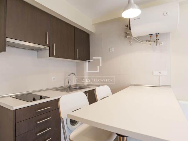 1 soveværelse Lejlighed til leje i Berruguete, Madrid by med garage - € 1.400 (Ref: 9550059)