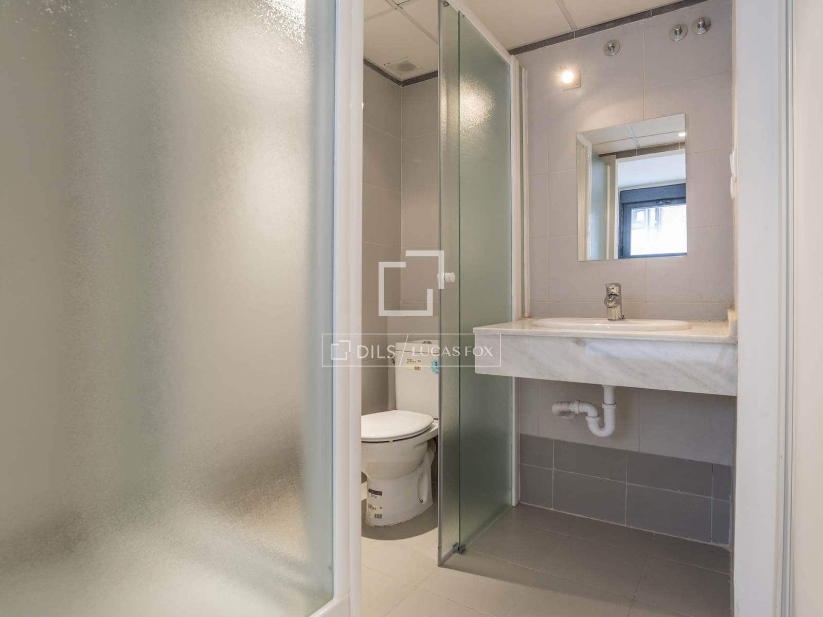 1 soveværelse Lejlighed til leje i Madrid by med garage - € 1.400 (Ref: 9550059)