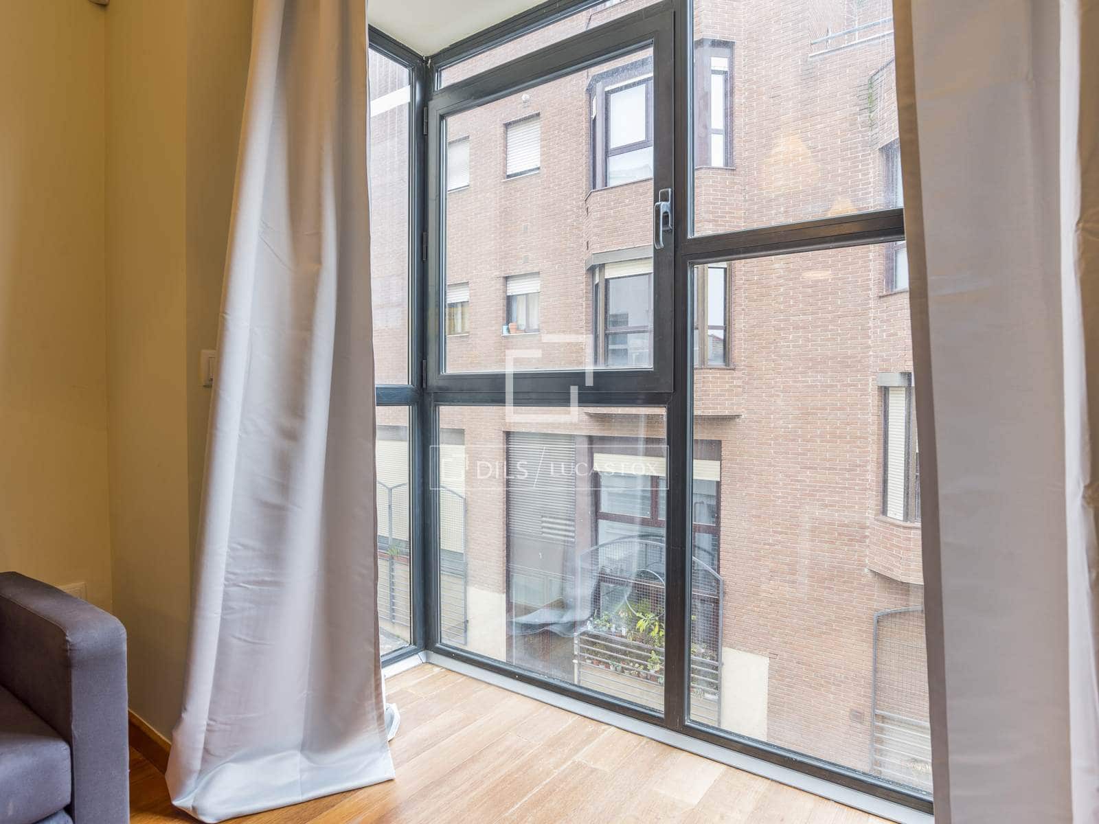 1 soveværelse Lejlighed til leje i Madrid by med garage - € 1.400 (Ref: 9550059)