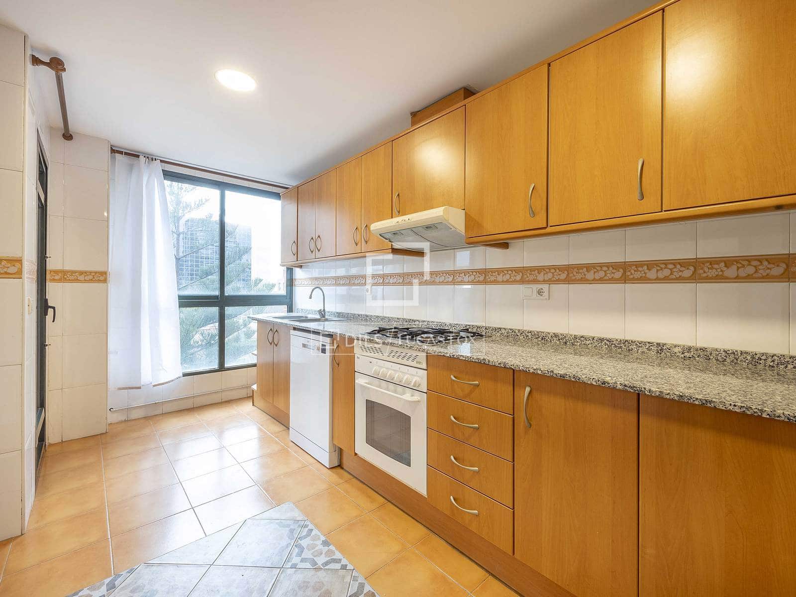 3 sypialnia Apartament do wynajęcia w Miasto Walencja z garażem - 1 800 € (Ref: 9550062)