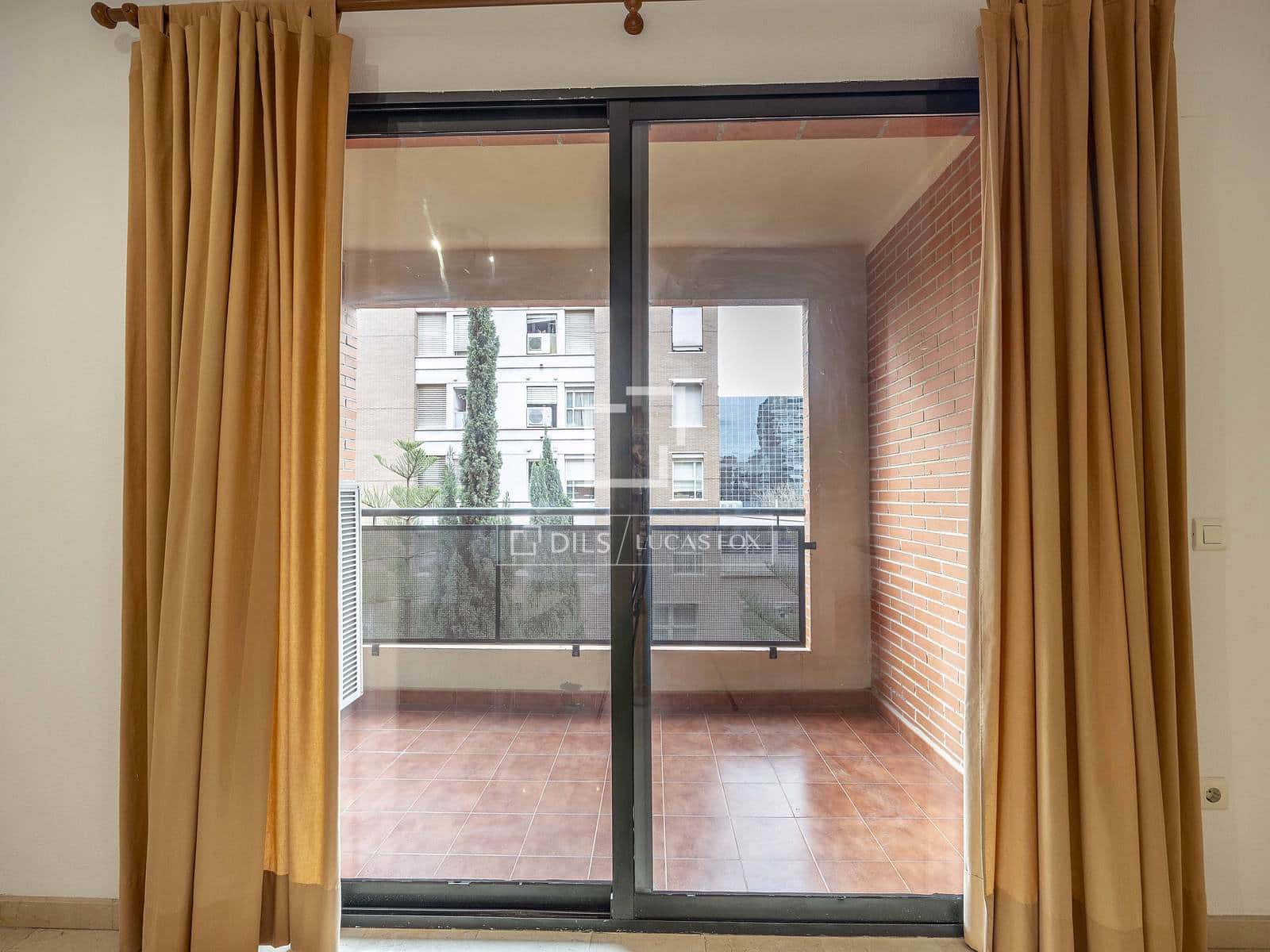 3 sypialnia Apartament do wynajęcia w Miasto Walencja z garażem - 1 800 € (Ref: 9550062)