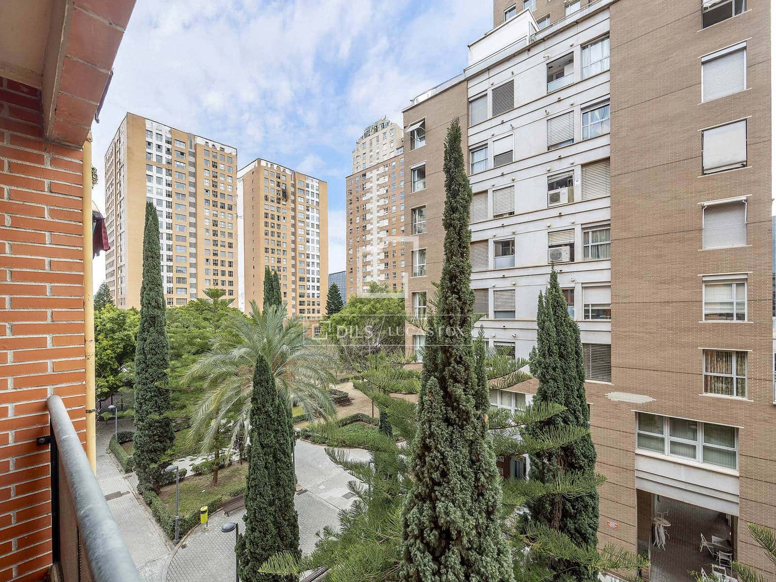 3 sypialnia Apartament do wynajęcia w Miasto Walencja z garażem - 1 800 € (Ref: 9550062)