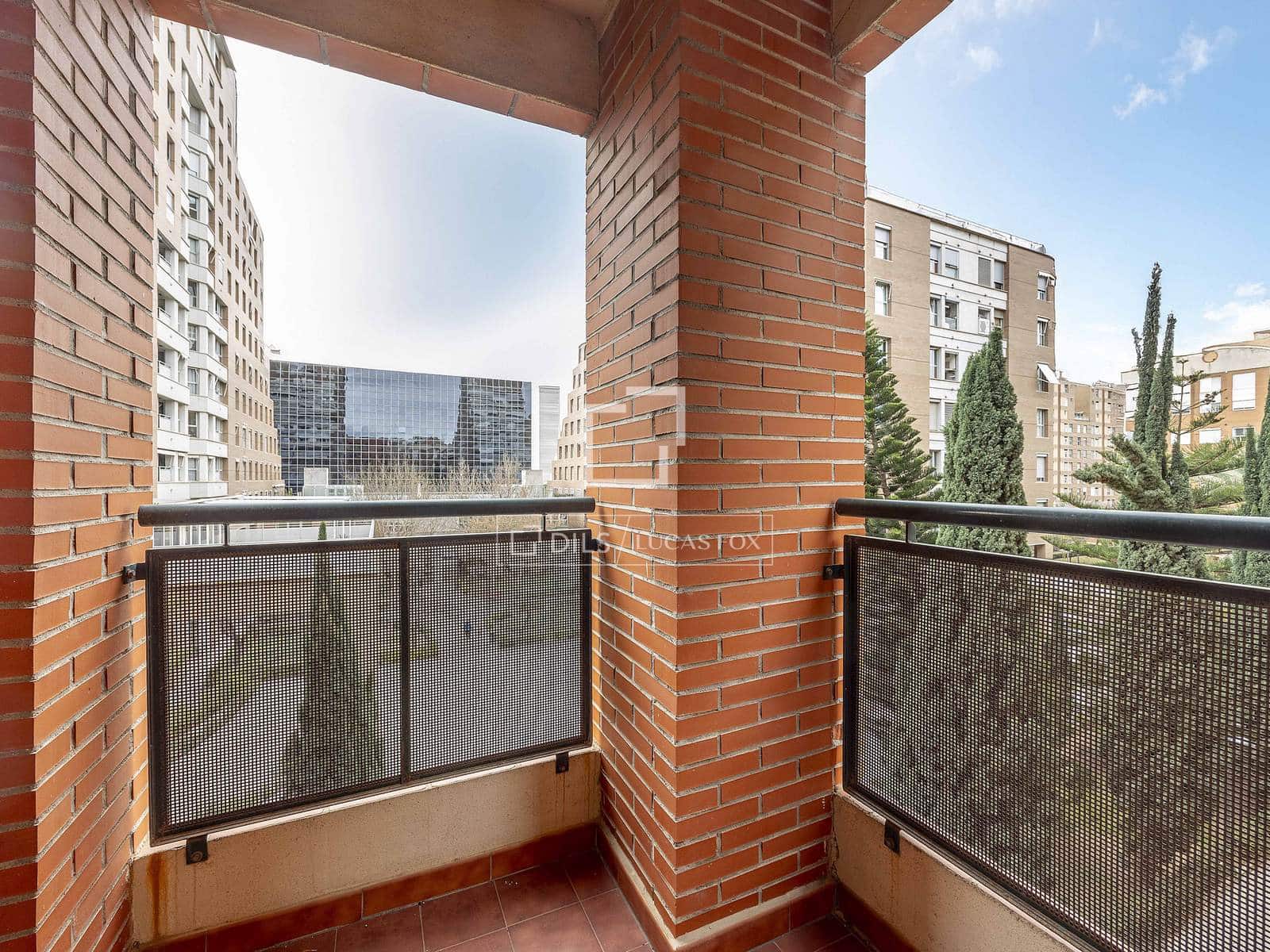 3 sypialnia Apartament do wynajęcia w Miasto Walencja z garażem - 1 800 € (Ref: 9550062)