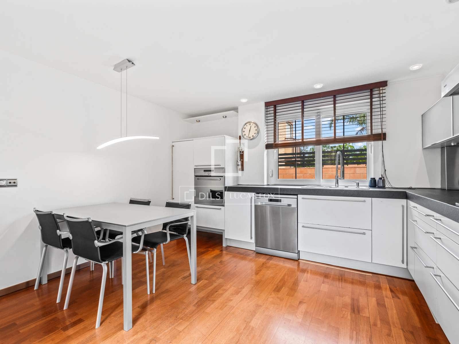 5 slaapkamer Villa te koop in Alicante stad met zwembad garage - € 1.050.000 (Ref: 9550221)