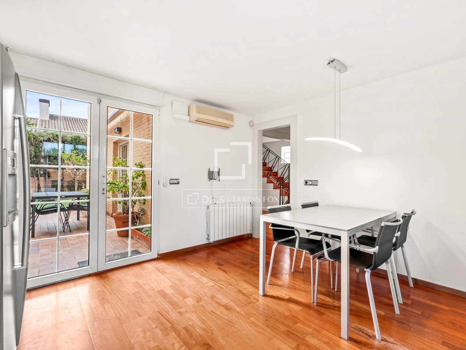 5 slaapkamer Villa te koop in Alicante stad met zwembad garage - € 1.050.000 (Ref: 9550221)