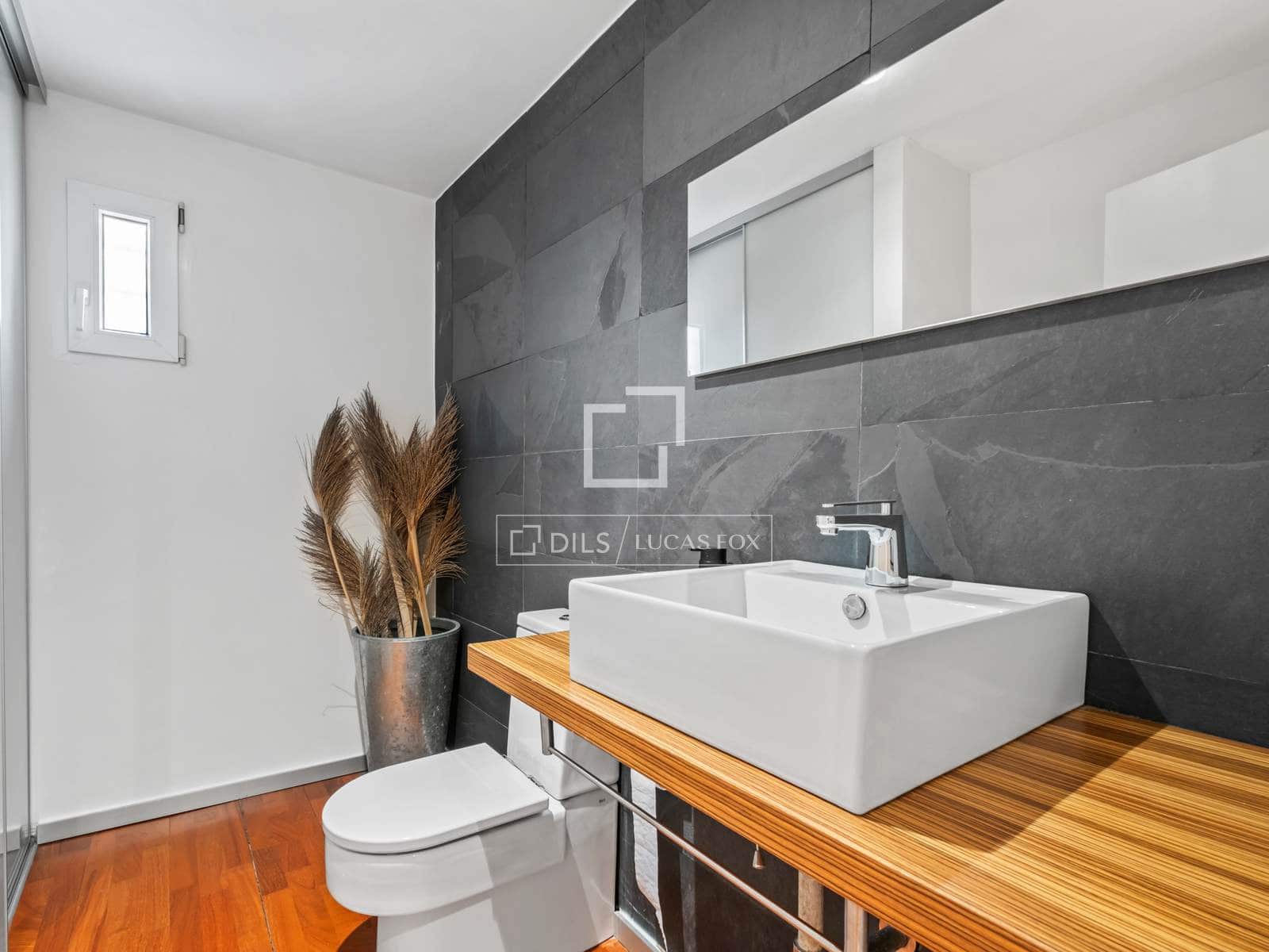 5 slaapkamer Villa te koop in Alicante stad met zwembad garage - € 1.050.000 (Ref: 9550221)