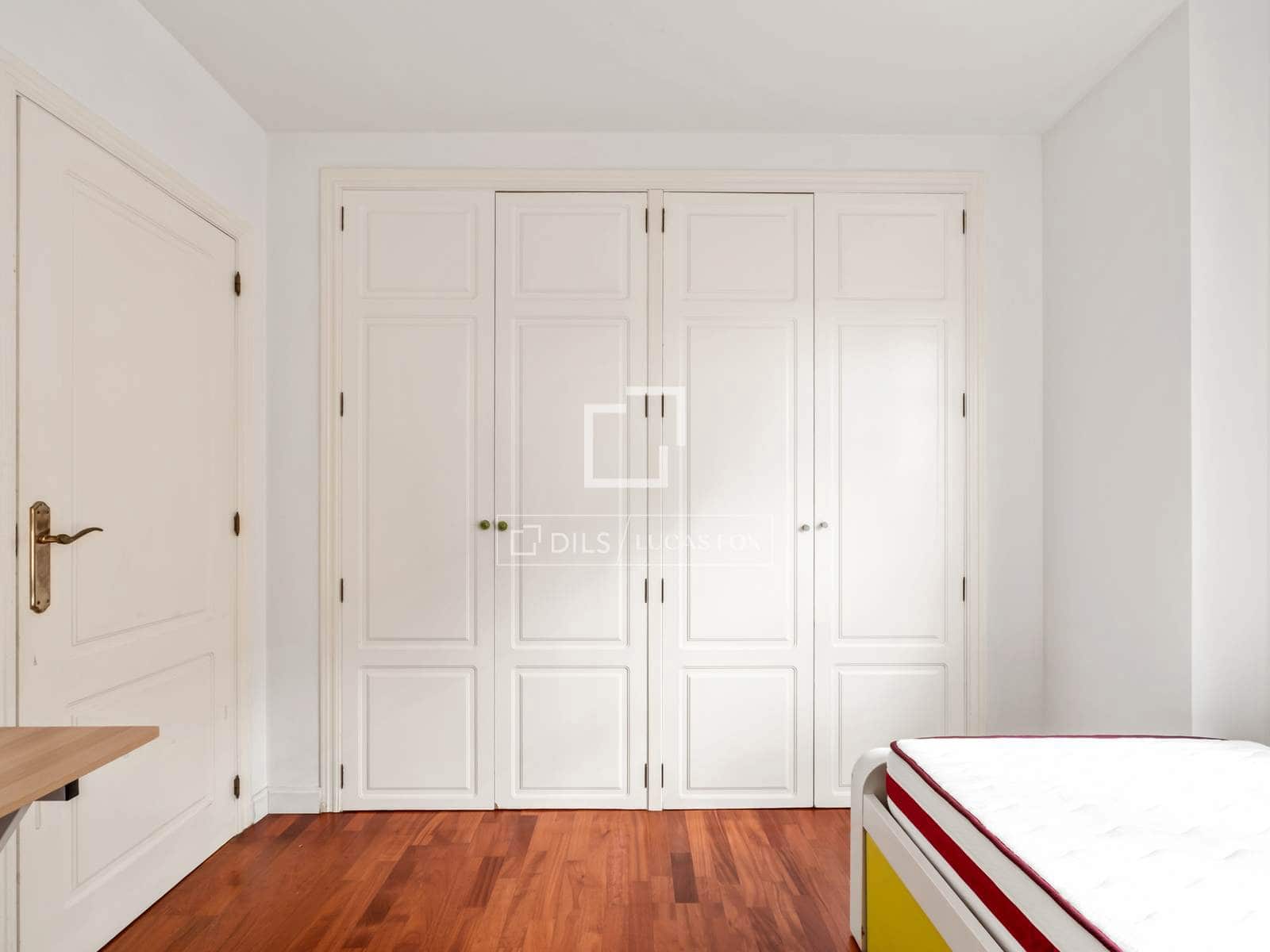 5 slaapkamer Villa te koop in Alicante stad met zwembad garage - € 1.050.000 (Ref: 9550221)