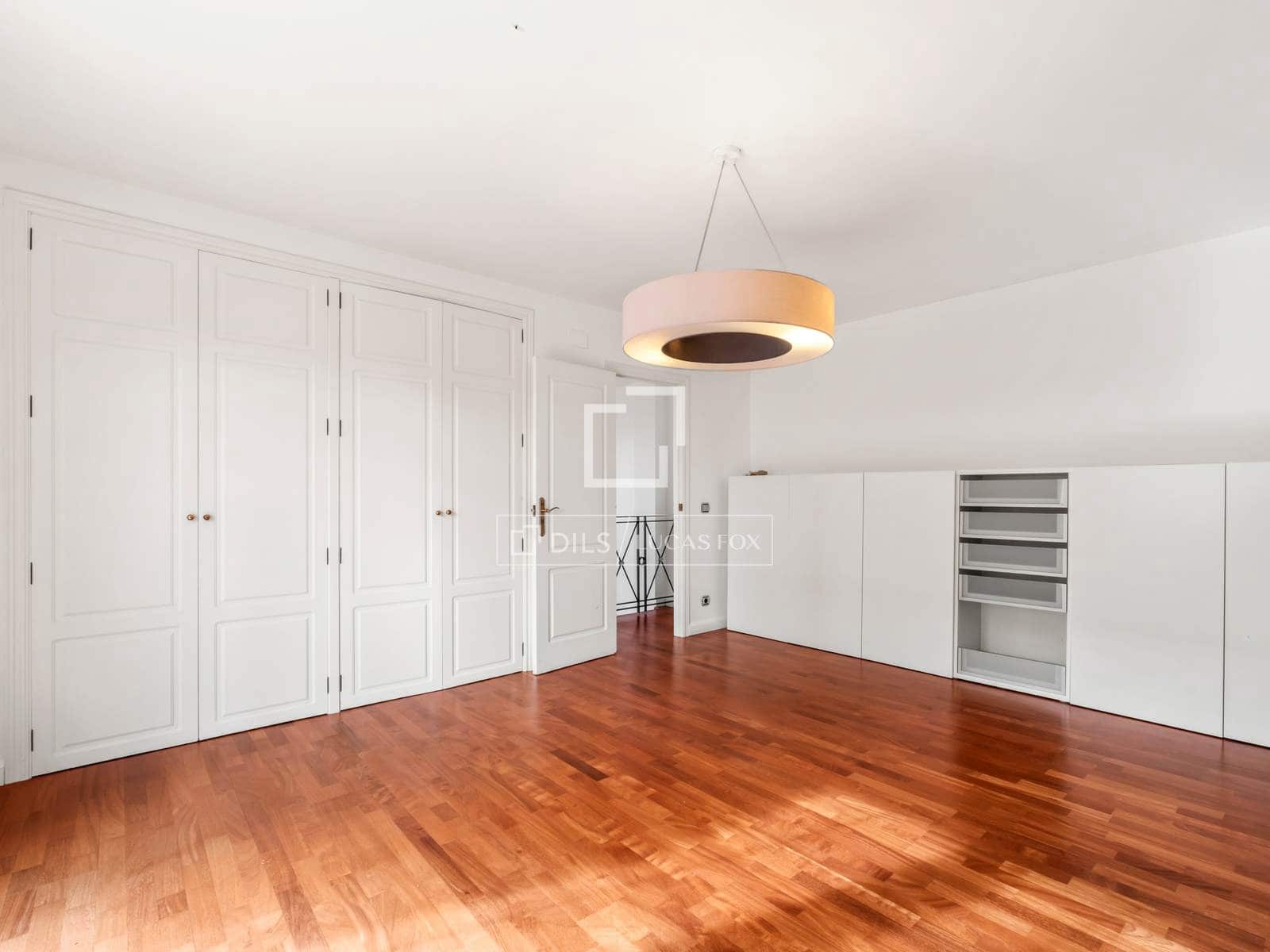 5 slaapkamer Villa te koop in Alicante stad met zwembad garage - € 1.050.000 (Ref: 9550221)