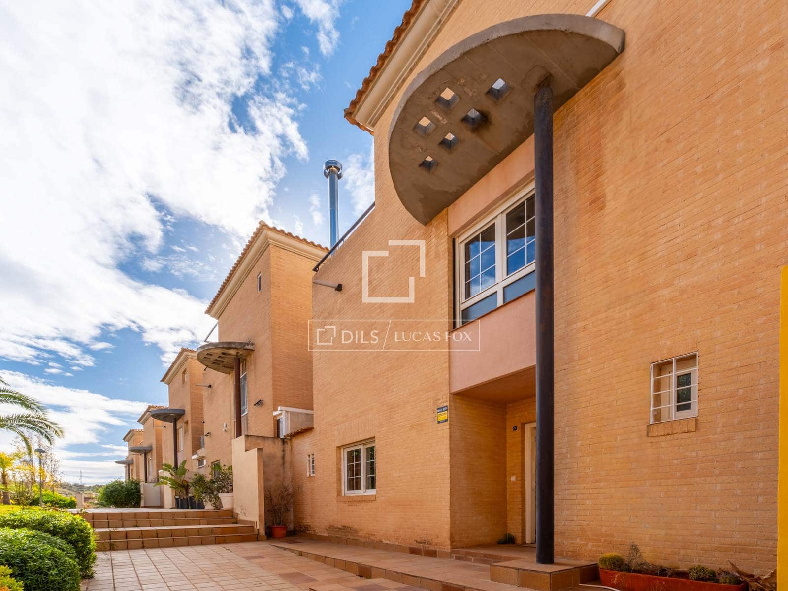 5 slaapkamer Villa te koop in Alicante stad met zwembad garage - € 1.050.000 (Ref: 9550221)