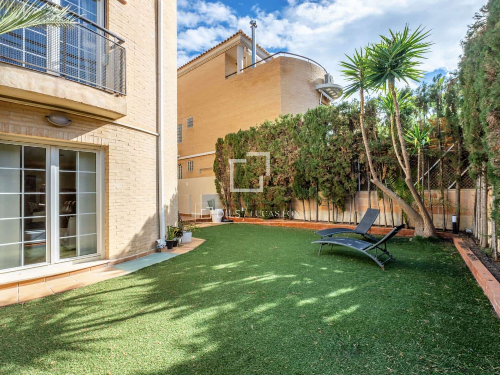 5 slaapkamer Villa te koop in Alicante stad met zwembad garage - € 1.050.000 (Ref: 9550221)