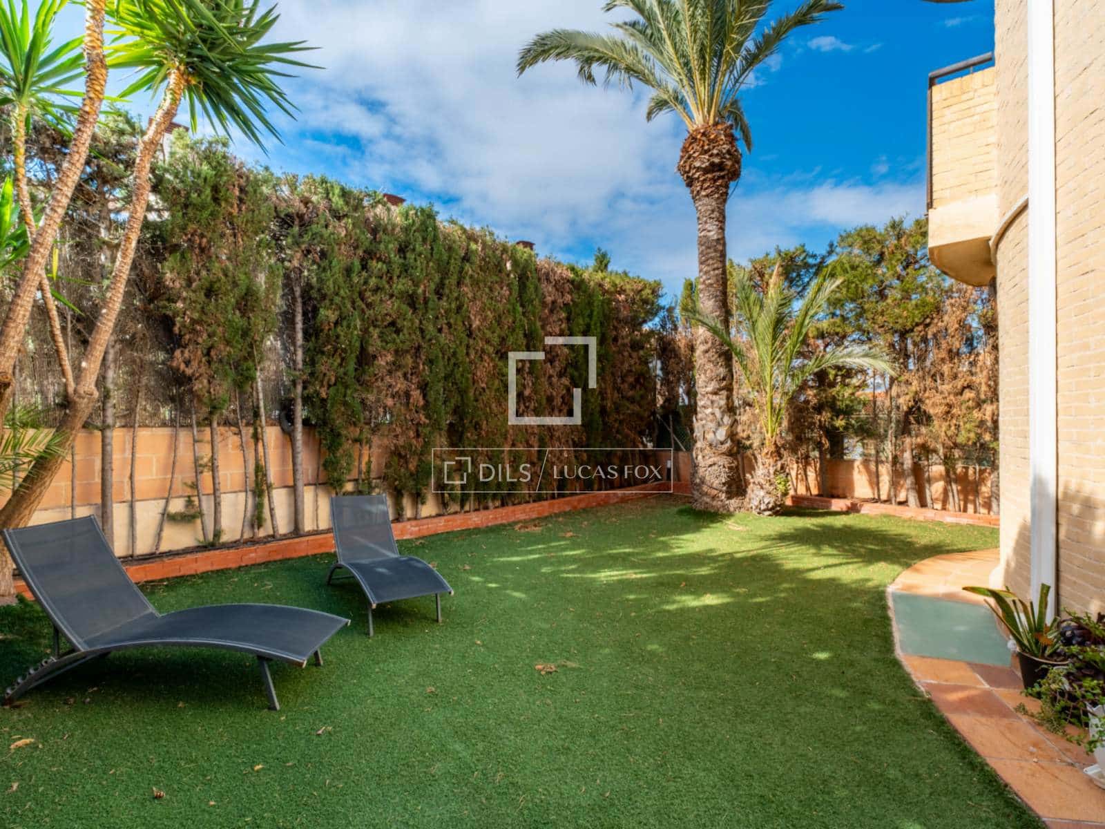 5 slaapkamer Villa te koop in Alicante stad met zwembad garage - € 1.050.000 (Ref: 9550221)