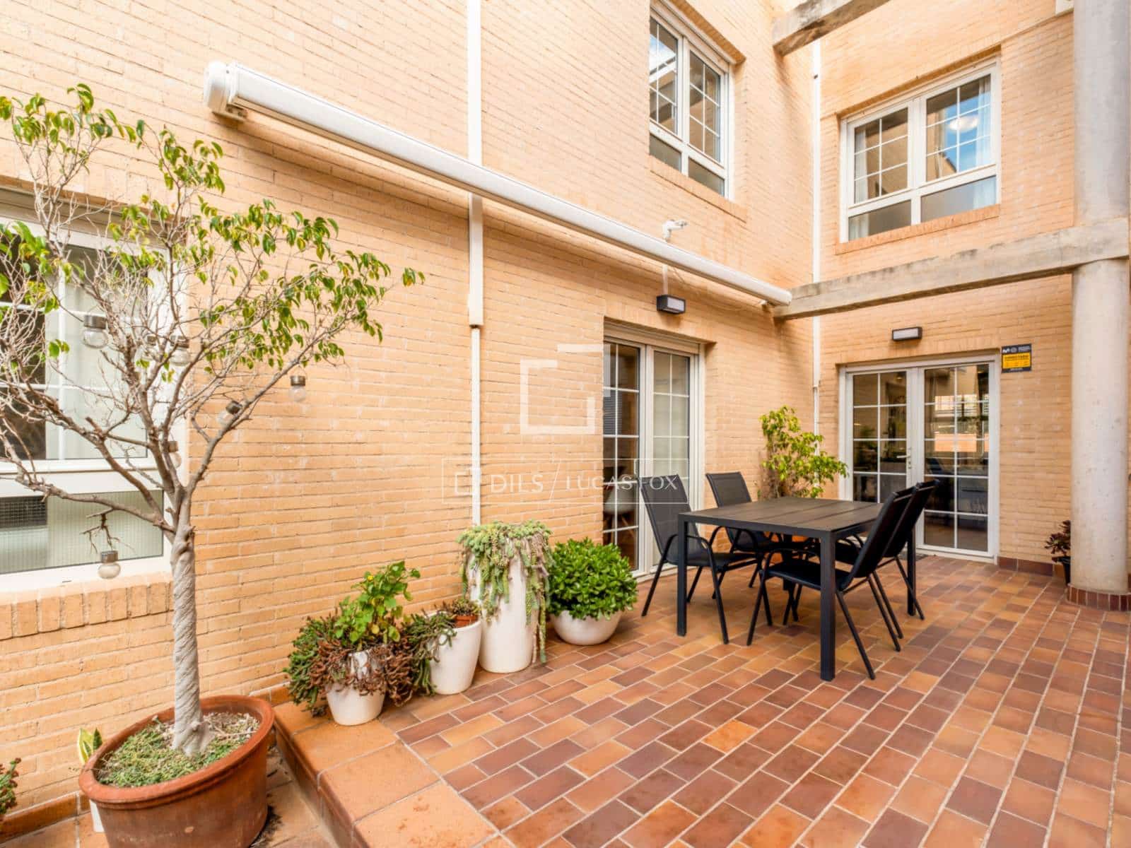 5 slaapkamer Villa te koop in Alicante stad met zwembad garage - € 1.050.000 (Ref: 9550221)