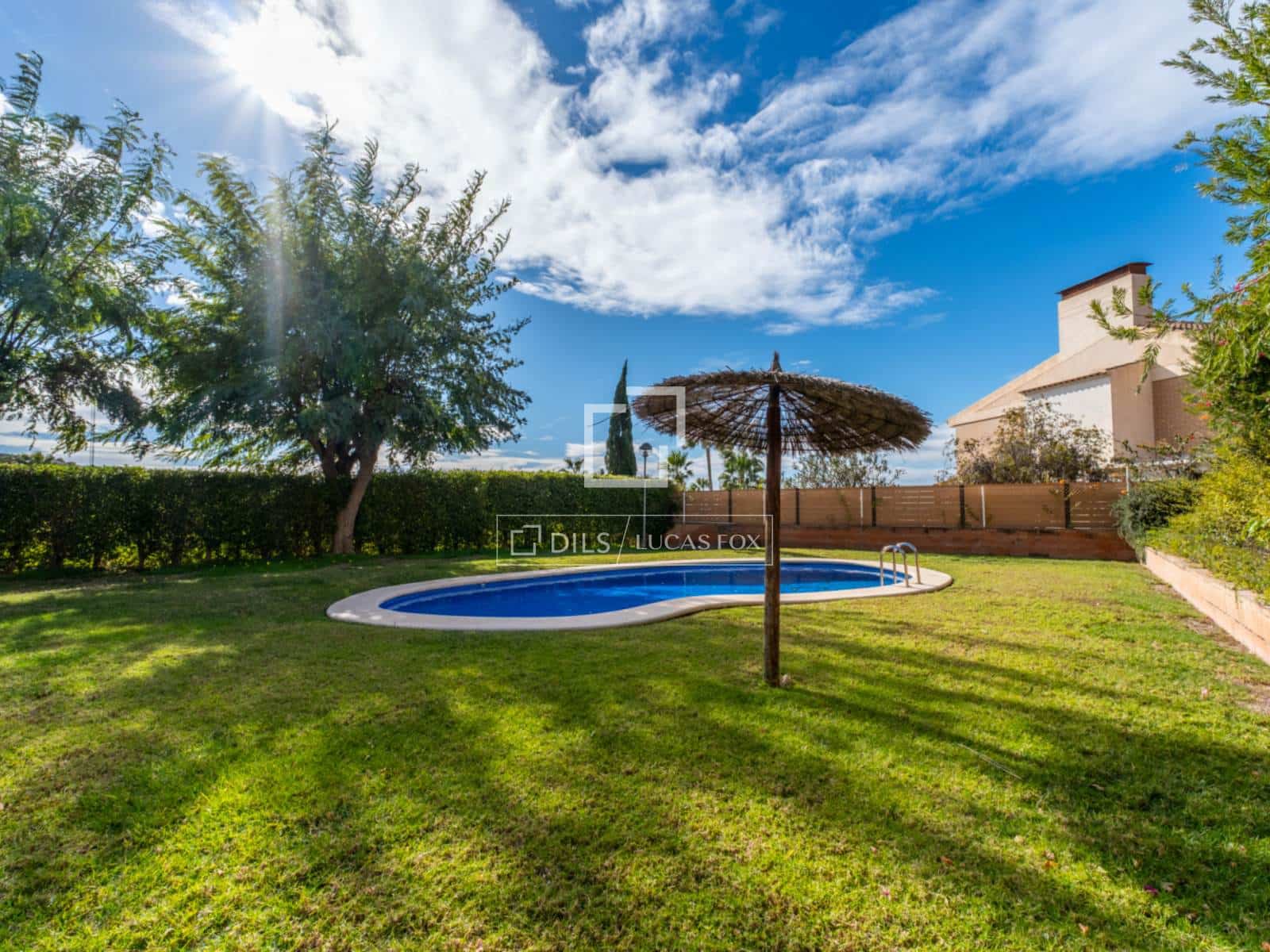 5 slaapkamer Villa te koop in Alicante stad met zwembad garage - € 1.050.000 (Ref: 9550221)