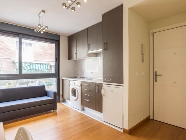 1 slaapkamer Appartement te huur in Berruguete, Madrid stad met garage - € 1.400 (Ref: 9550222)