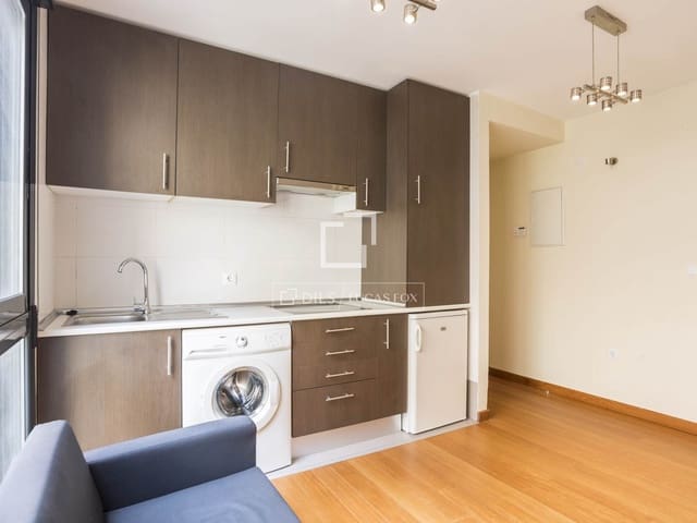 1 slaapkamer Appartement te huur in Berruguete, Madrid stad met garage - € 1.400 (Ref: 9550222)