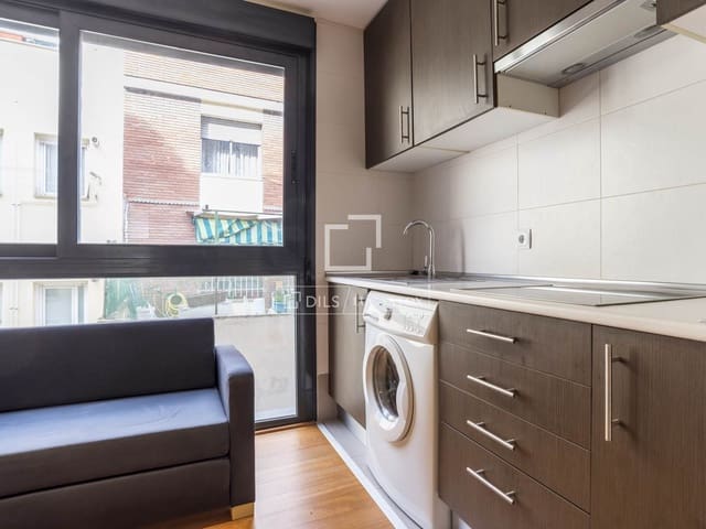 1 slaapkamer Appartement te huur in Berruguete, Madrid stad met garage - € 1.400 (Ref: 9550222)