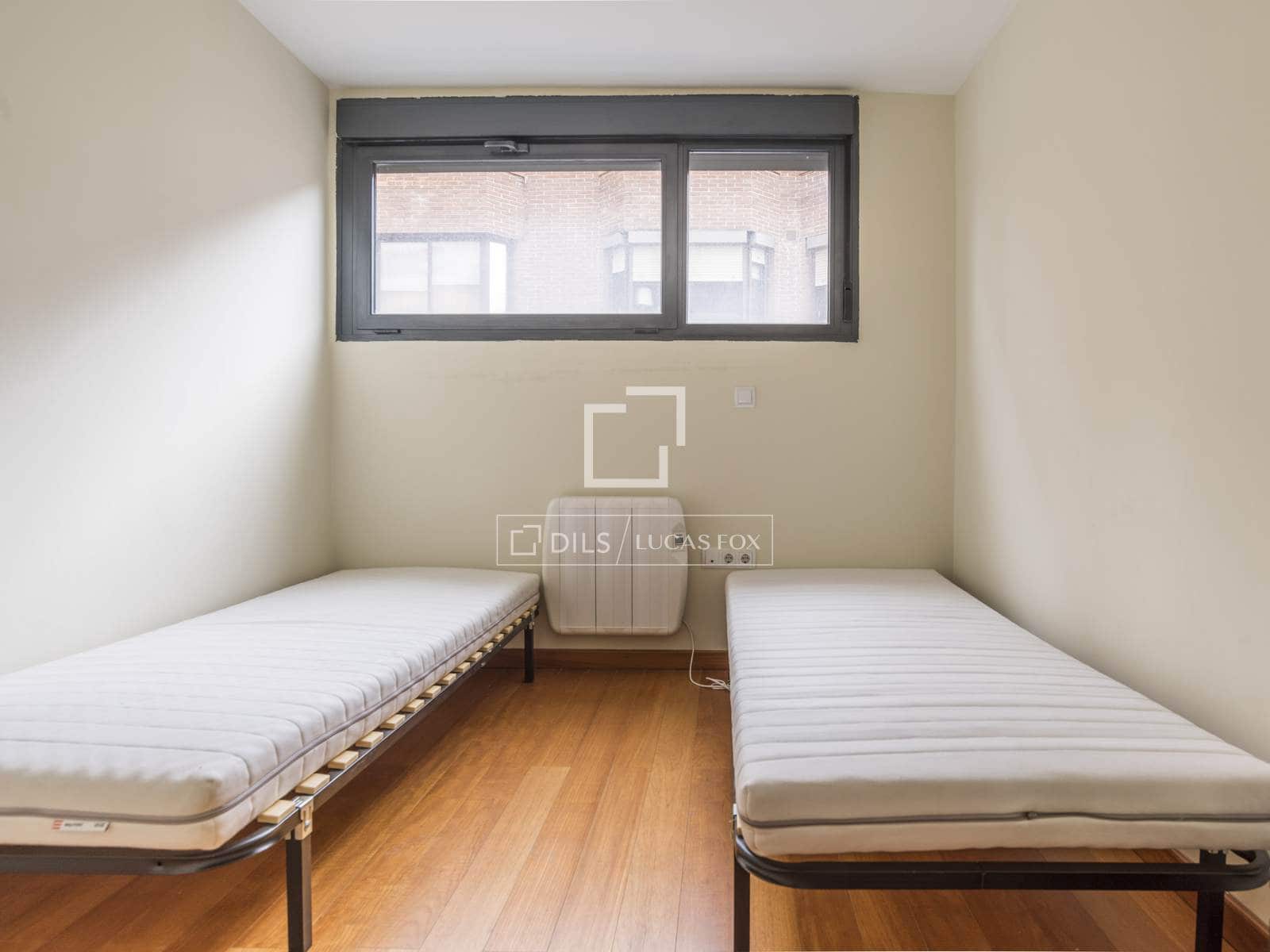 1 slaapkamer Appartement te huur in Madrid stad met garage - € 1.400 (Ref: 9550222)