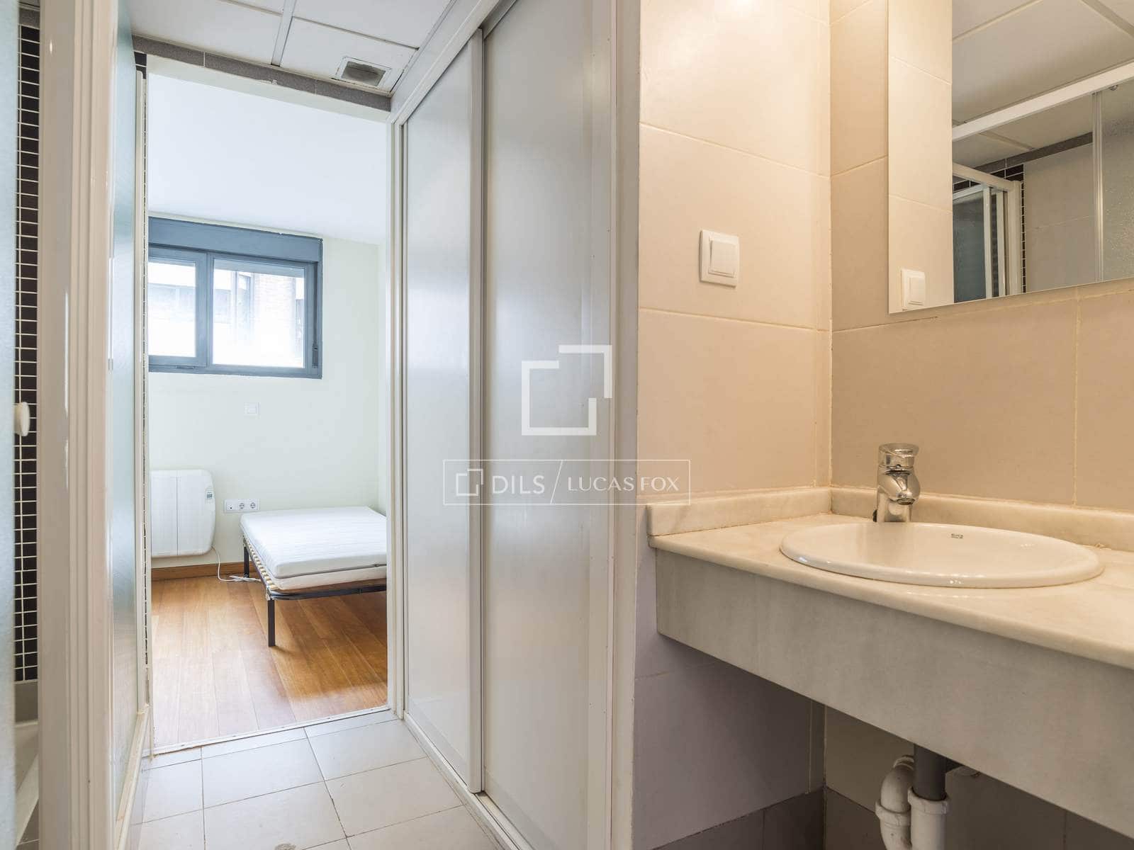 1 slaapkamer Appartement te huur in Madrid stad met garage - € 1.400 (Ref: 9550222)