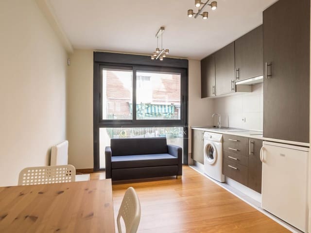 1 slaapkamer Appartement te huur in Berruguete, Madrid stad met garage - € 1.400 (Ref: 9550222)