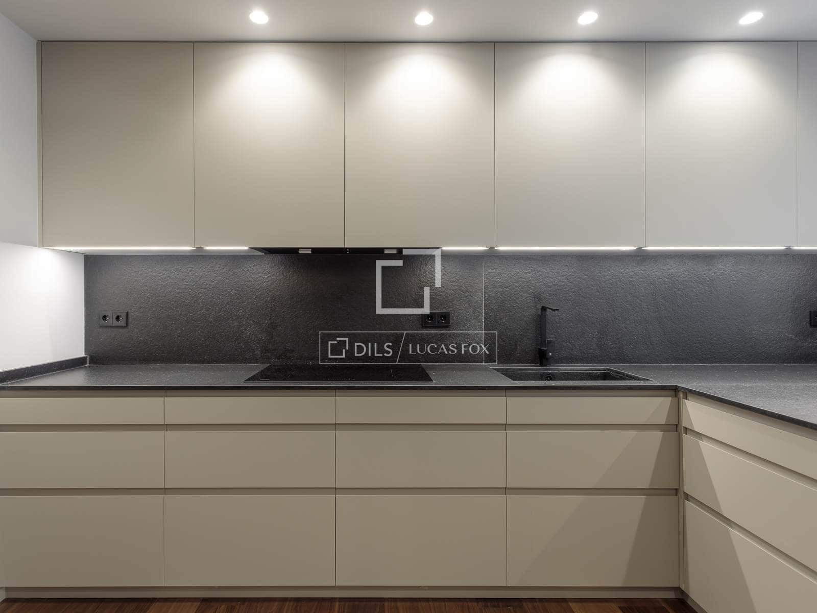 3 soveværelse Lejlighed til leje i Madrid by med garage - € 6.500 (Ref: 9552536)