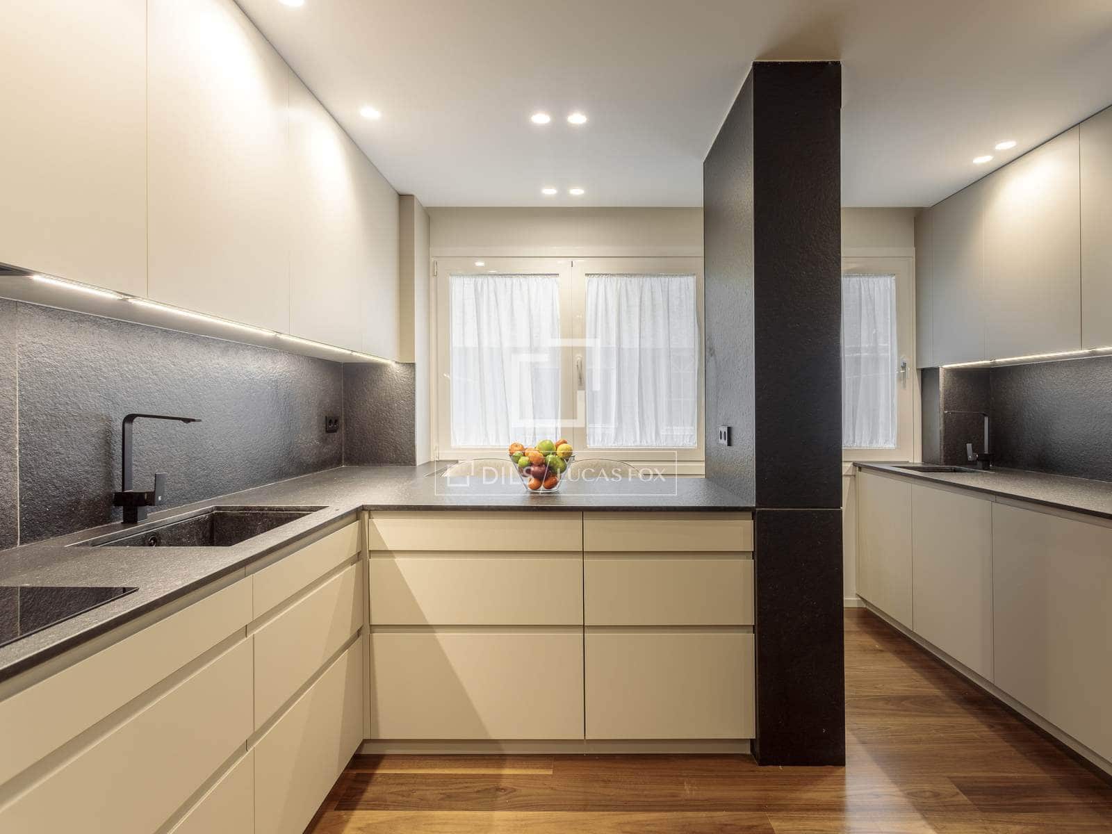 3 soveværelse Lejlighed til leje i Madrid by med garage - € 6.500 (Ref: 9552536)