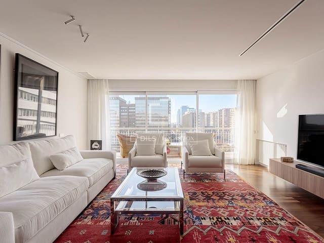 3 soveværelse Lejlighed til leje i Cuatro Caminos, Madrid by med garage - € 6.500 (Ref: 9552536)