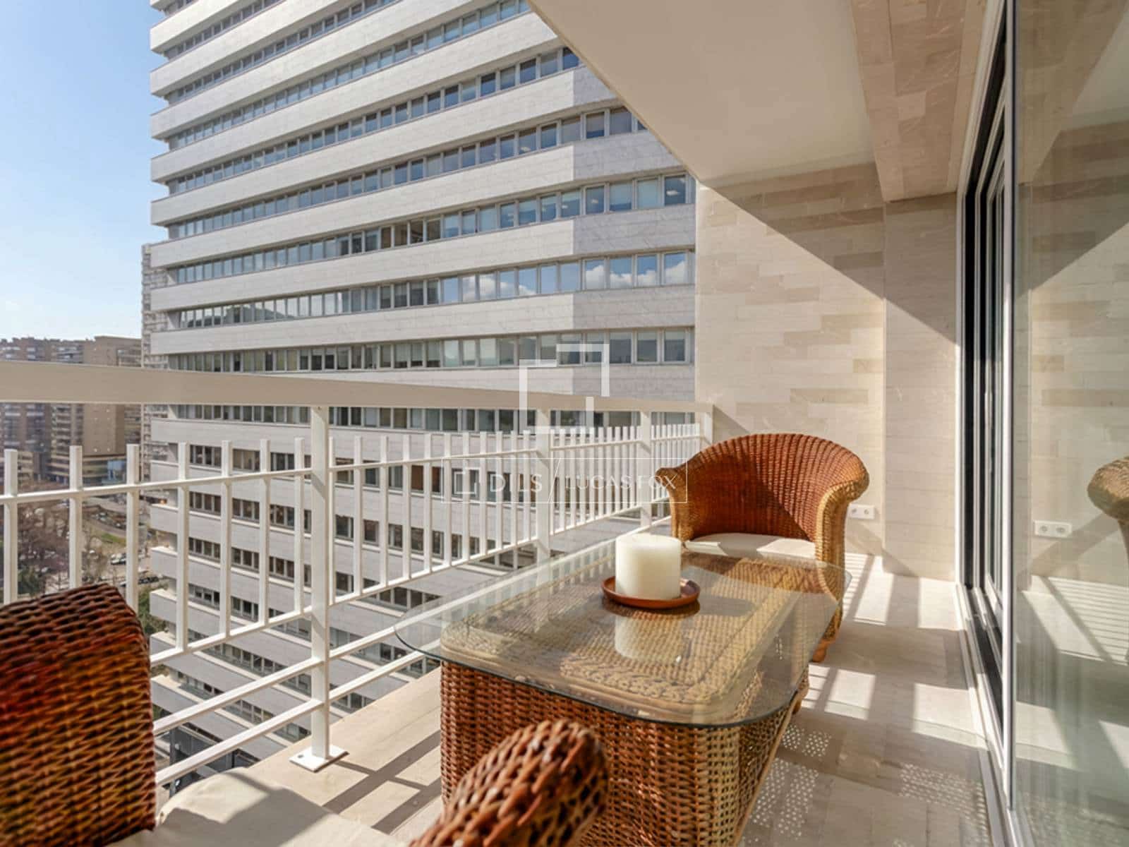 3 soveværelse Lejlighed til leje i Madrid by med garage - € 6.500 (Ref: 9552536)