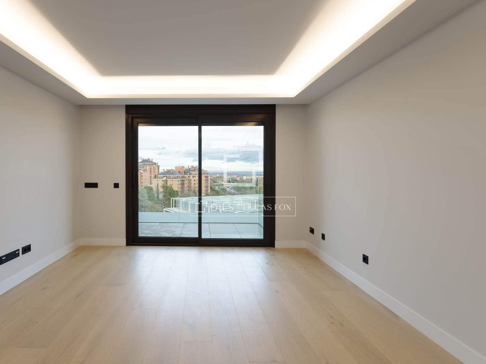 2 bedroom Apartment for rent in Madrid city with pool garage - € 3,000 (Ref: 9552538)