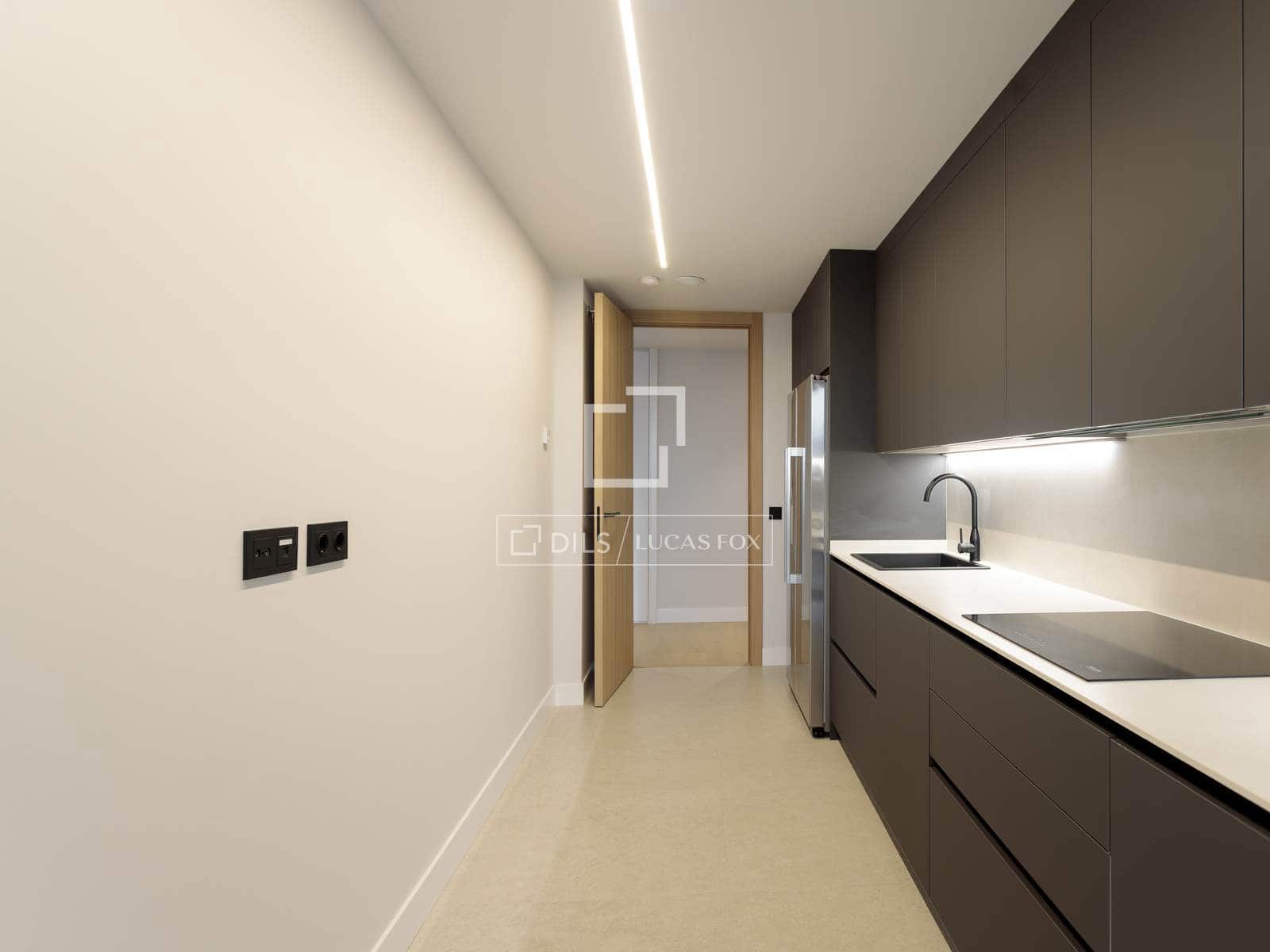 2 bedroom Apartment for rent in Madrid city with pool garage - € 3,000 (Ref: 9552538)