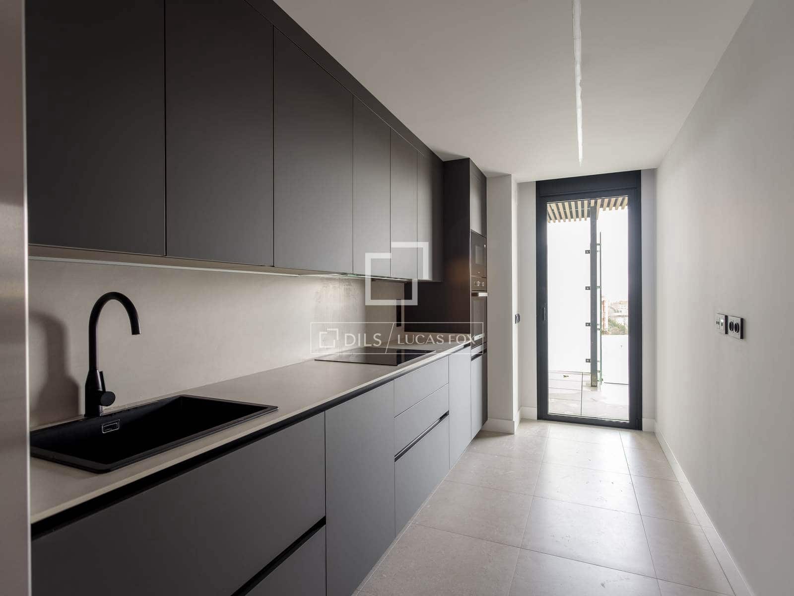 2 bedroom Apartment for rent in Madrid city with pool garage - € 3,000 (Ref: 9552538)