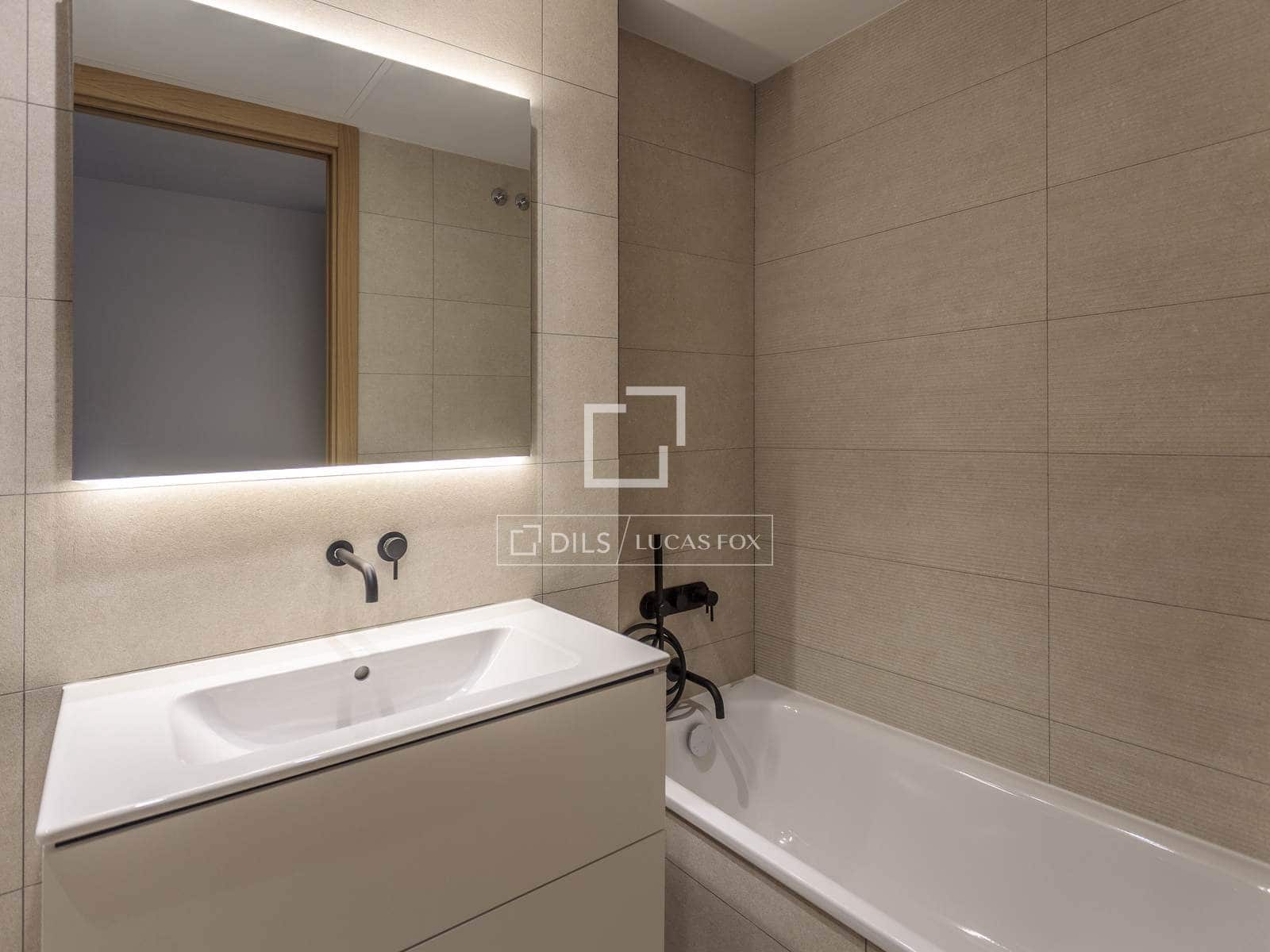 2 bedroom Apartment for rent in Madrid city with pool garage - € 3,000 (Ref: 9552538)