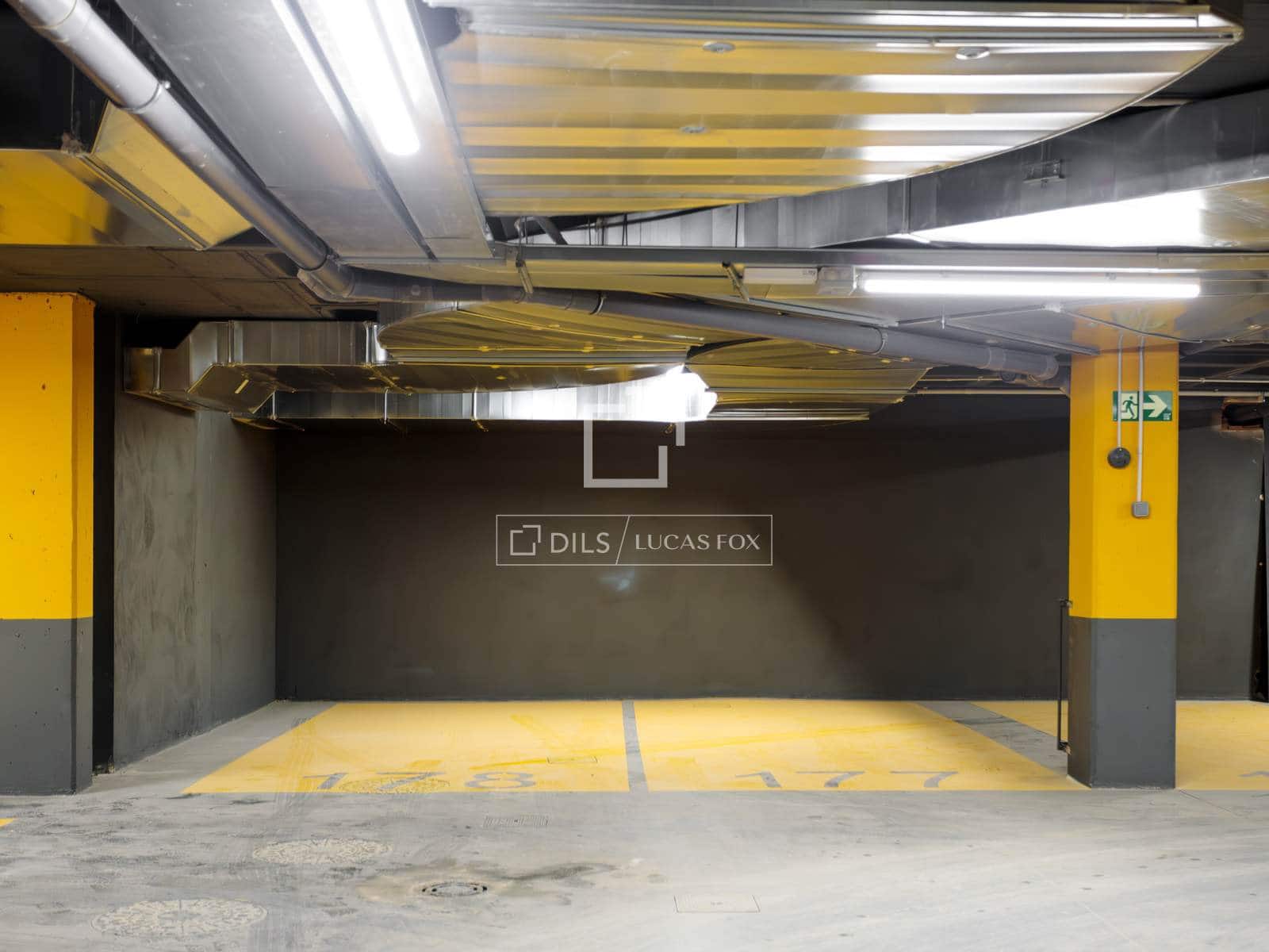 2 bedroom Apartment for rent in Madrid city with pool garage - € 3,000 (Ref: 9552538)