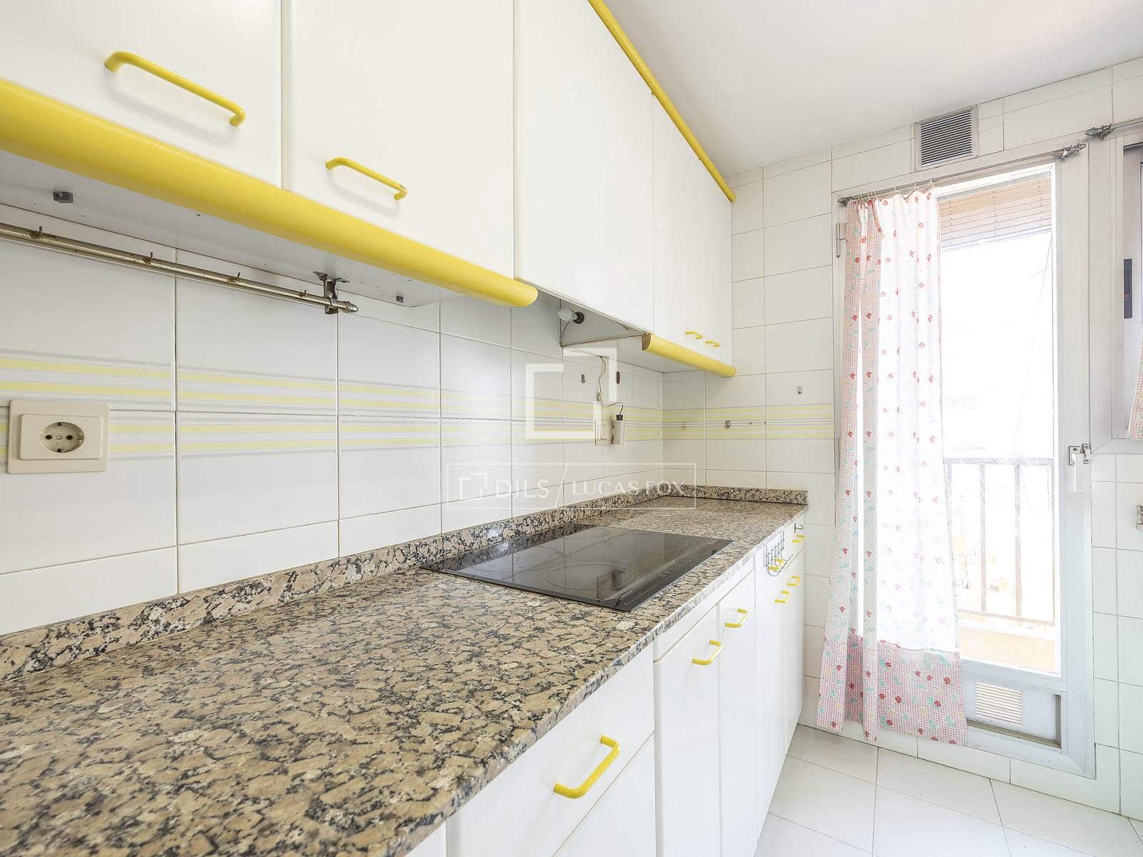 3 bedroom Apartment for sale in Valencia city with garage - € 360,000 (Ref: 9553006)
