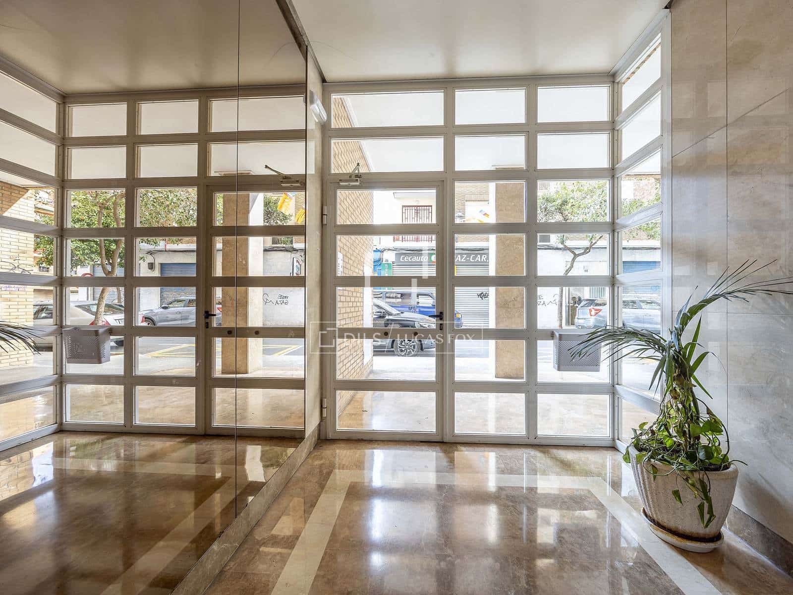 3 bedroom Apartment for sale in Valencia city with garage - € 360,000 (Ref: 9553006)